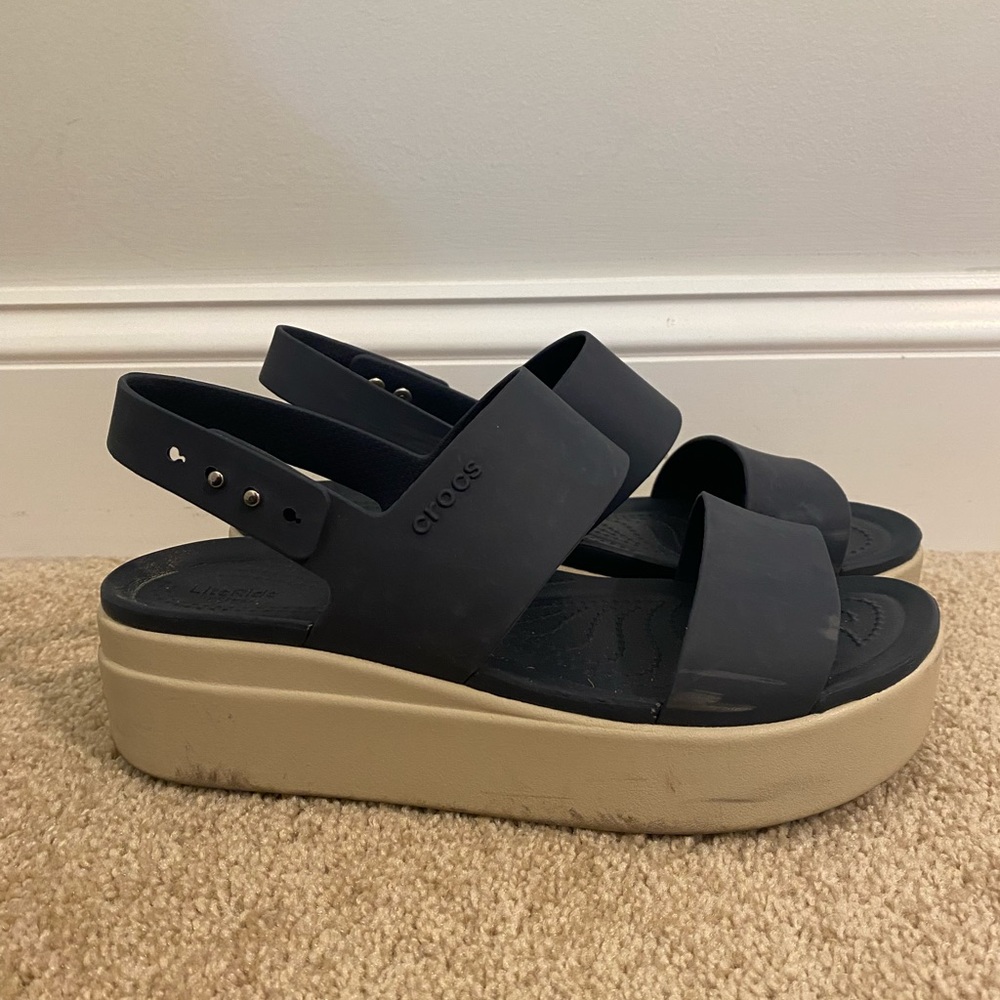 Navy Platform Sandal Crocs